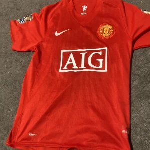 Ronaldo Manchester United tröja 06/07 - Buren 2-3 gånger så riktigt bra kvalitet, förhandlingsbart pris 