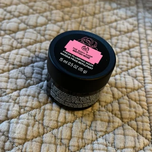 Plumping mask - En oöppnad plumping mask som jag fick i min julkalender i år, säljer för att jag inte använder plumping masks.❄️