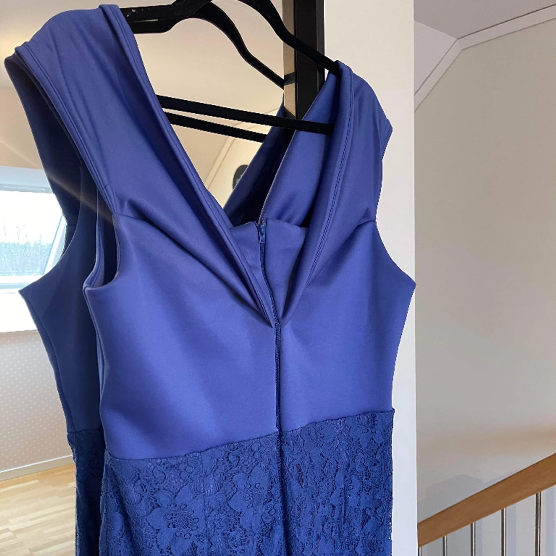 Midi klänning med spets - 90