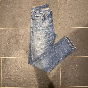 Tiger of Sweden jeans  - Skit snygga tiger of Sweden jeans i dunder skick.  Storlek: 30/32  Nypris: 1699 kr  Vårat pris: 499 kr 