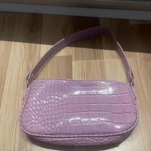 Väska  - En väska från shein,har aldrig använt.