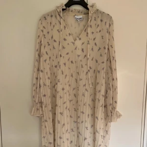 GANNI-klänning  - Helt ny klänning från Ganni