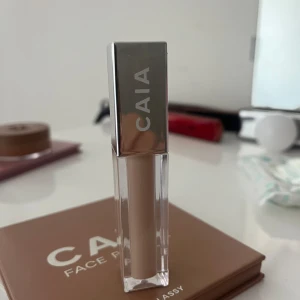Caia front row concealer  - Aldrig använd pga fel färg, är i färgen 2N 