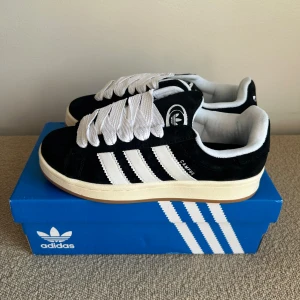 Adidas campus - Säljer nu mina helt nya adidas campus skor vid ytterligare frågor eller funderingar är det bara att skriva ✍️ 