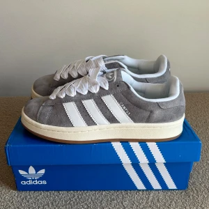 Adidas campus - Säljer nu mina helt nya adidas campus vid ytterligare frågor eller funderingar är det bara att skriva ✍️ 