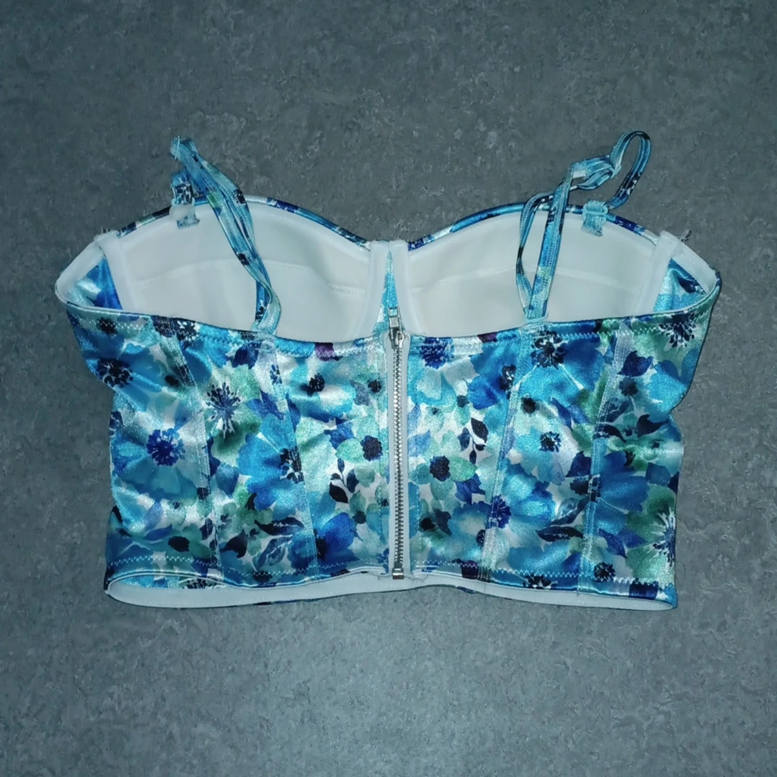 Blå blommig top - 90