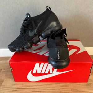 Nike vapormax  - Nike vapormax säljs inte mer i butik, skorna är i nyskick storlek 40. 