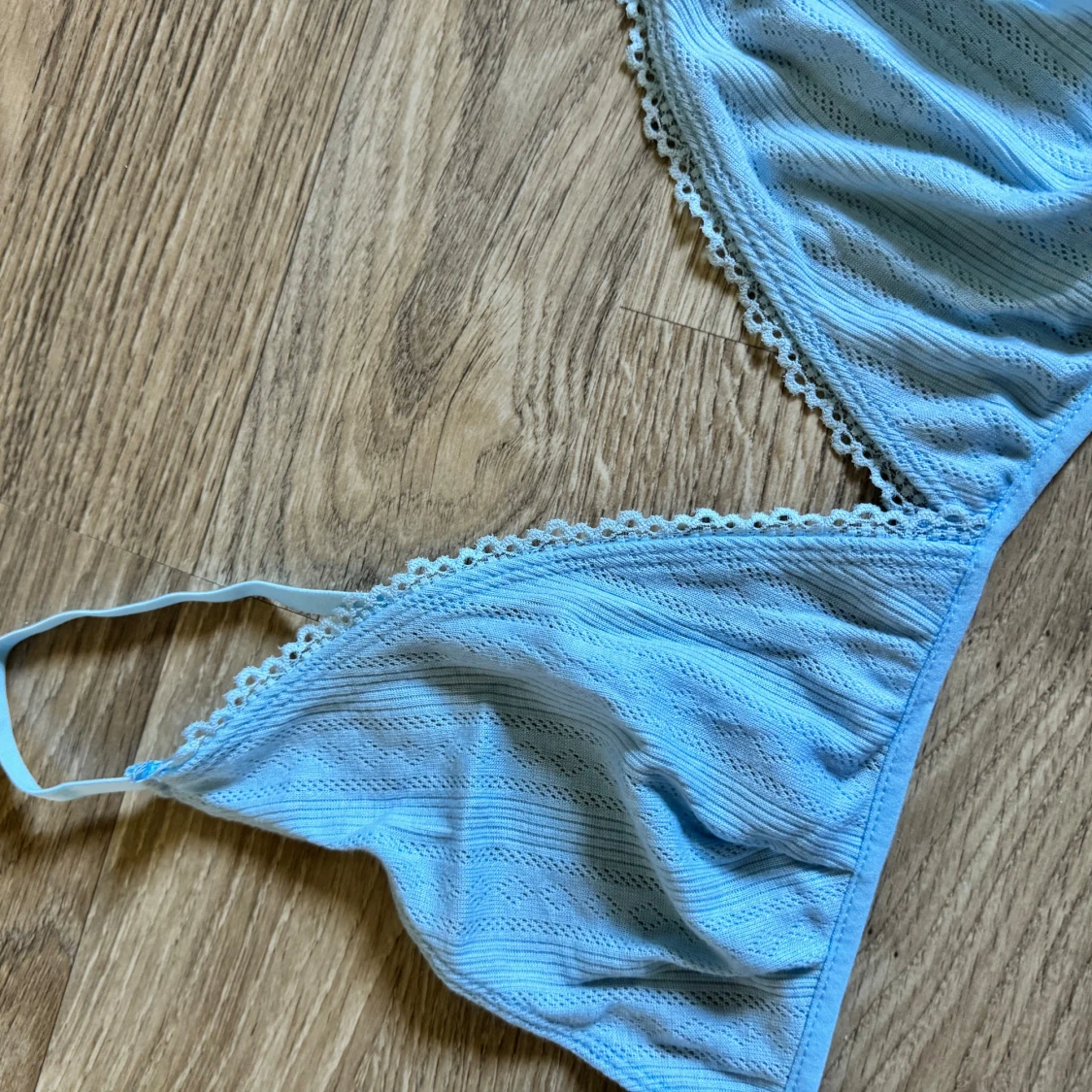 Ljusblå spetsdetaljerad topp från Missguided - 92