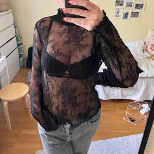 Spelstopp  - Supersnygg festtopp, använd väldigt lite. 