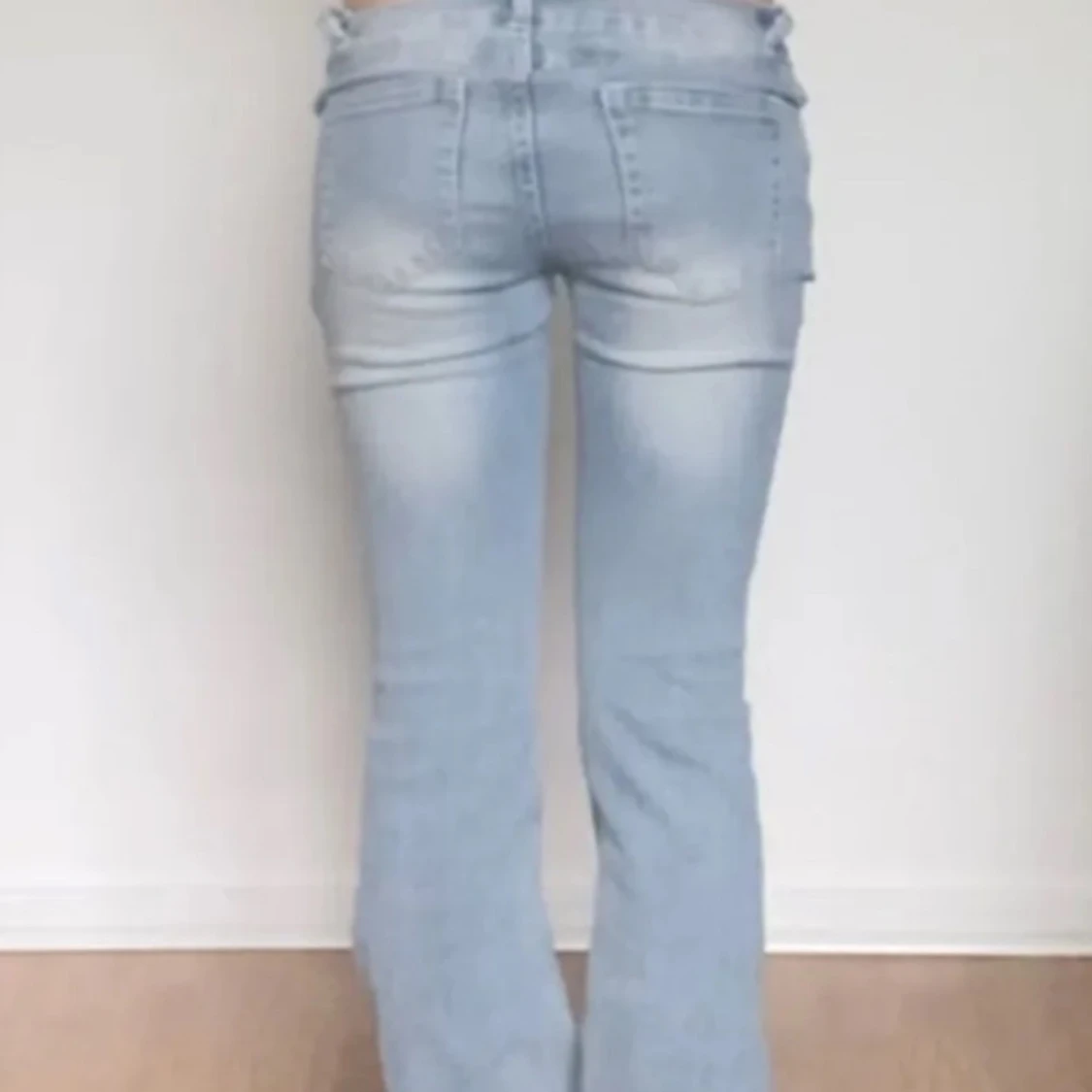 Ljus blå bootcut jeans