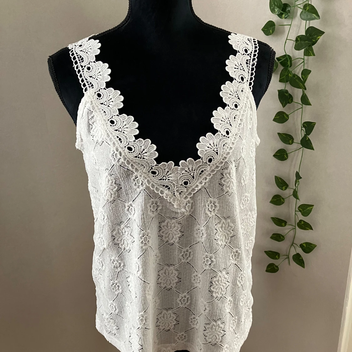 Helt ny vit spetslinne - 90