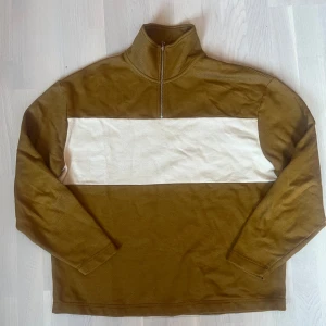 These Glory Days Half-Zip tjocktröja - Stickad Half-Zip från These Glory Days, sparsamt använd 8/10 skick