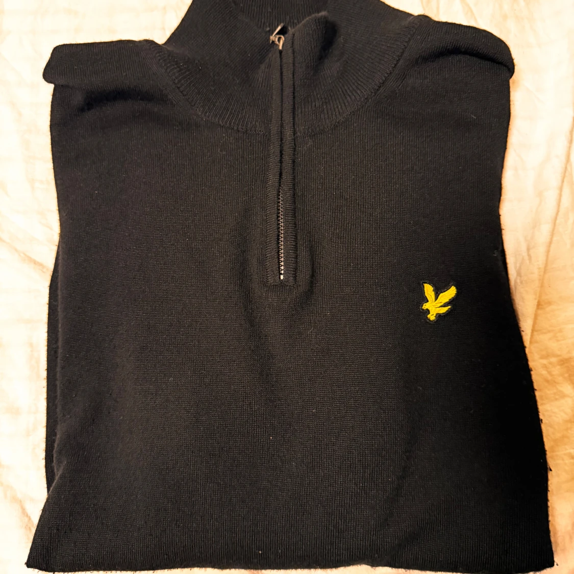 Svart tröja med dragkedja från Lyle & Scott - 90