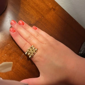 Edblad ring ❤️ - Säljer en Edblad ring för 299kr utan frakt och 329kr med frakt.  har inte använt   den alls mycket. Original pris är 400kr. Skriv gärna innan ni köper 💗 