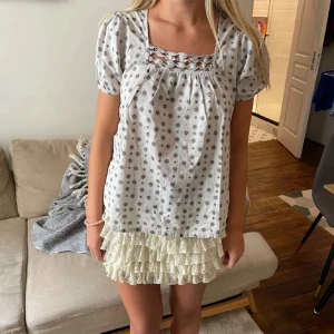 Blus - Söt blus som inte kommer till någon användning🩷