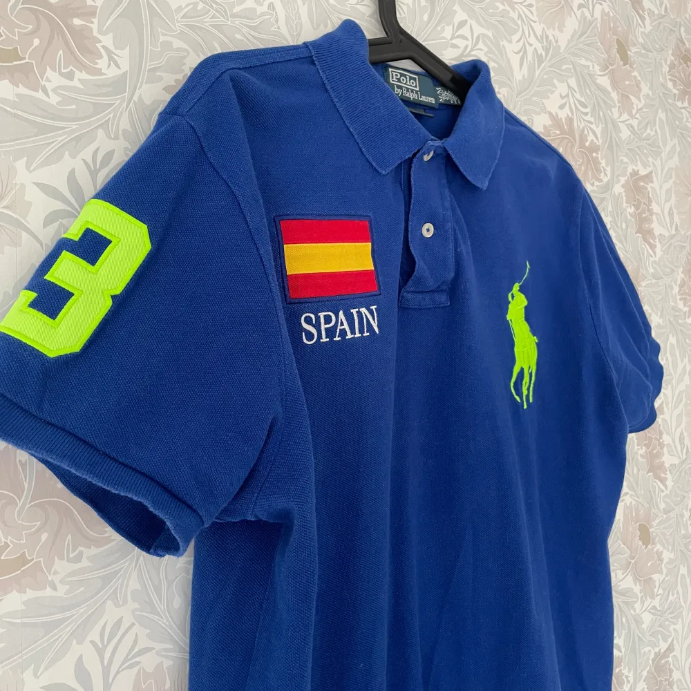 Ralph Lauren Spain Polo MEDIUM. T-shirts.