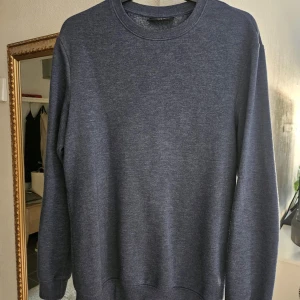 H&M tröja - Blå långarmad Storlek : XS (Relaxed fit)  Bra skick