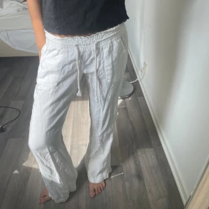 Linnebyxor  - Linnebyxor från Roxy, bra skick🤍