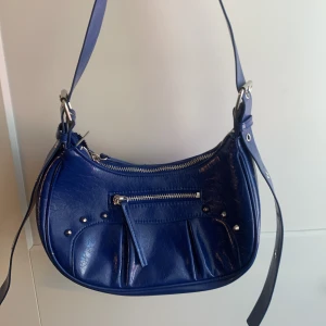 Väska - Väska från monki💙