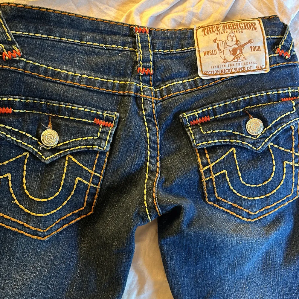 As snygga jeans i sto  W27 Säljer dom för att dom inte alls satt bra på mig. Jeans & Byxor.