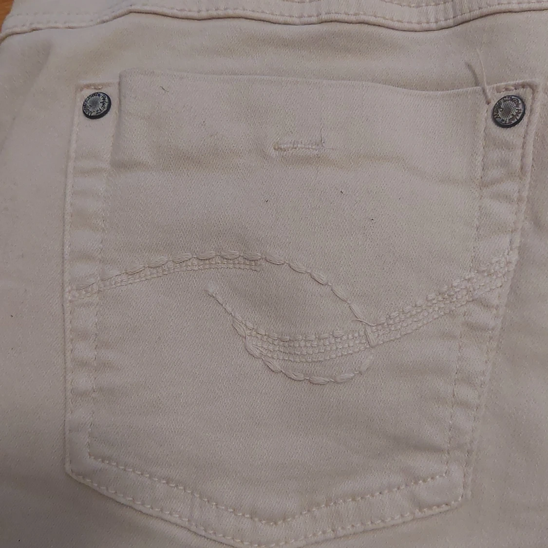 Beiga stretchiga jeans - 91