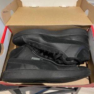 Puma skor - Säljer dessa skor som är knappt använda. De är varma o passar bra till hösten, våren och vintern. Pris går att diskuteras!