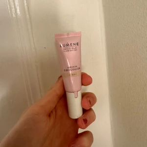 Lumene concealer - Testad på handen. 