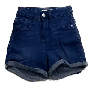Blåa shorts från Gina tricot i modellen Molly, storlek xs.