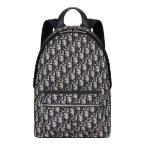 Dior ryggsäck  - Perfekt skick på ryggsäcken. Är i modellen rider. Köpt i diors egna butik i Milano. 