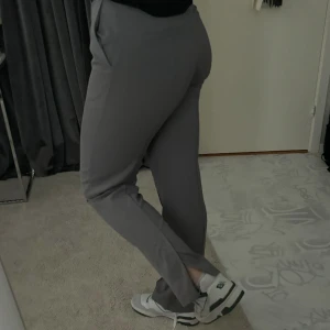 SNYGGASTE kostymbyxorna - Skriv privat vid fler frågor!😊  Använda fåtal gånger, tyvärr för små på mig, (jag är 176cm)