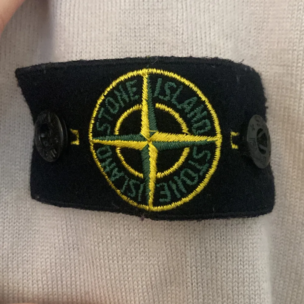 Stone Island junior polo tröja. Strl 170 så passar även en vuxen XS-S! Möts upp i malmö och fraktar:). Tröjor & Koftor.