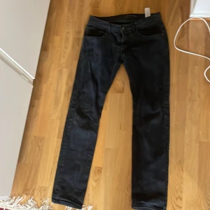 Svart jeans - En ny skick