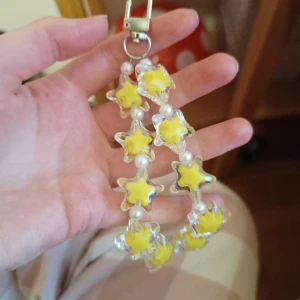 Nyckelring stjärnor - Gratis frakt via brev