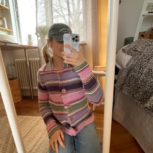 Färgglad kofta - Färgglad kofta från Lindex i stl S! Fint skick!