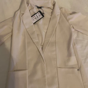 Kavaj - Fin kavaj från newyorker som aldrig har använts! Köpt för 229kr ❤️ 