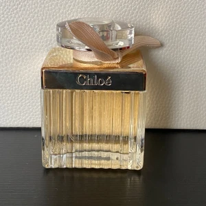 Chloé parfym  - 75ml flaska, knappt använd. Nypris kring 1500kr 