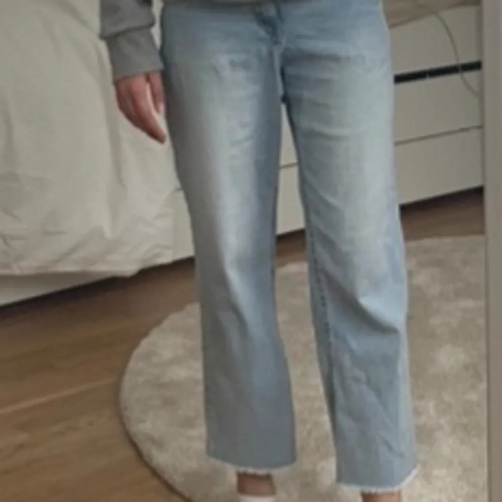Wide leg jeans ankle short Vanja Lindex EUR: 152 kort för mig men väldigt perfekt par jeans.. Jeans & Byxor.
