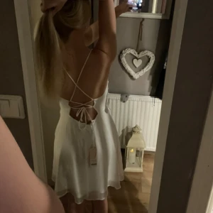 Studentklänning - Jättefin klänning! Helt ny oanvänd 