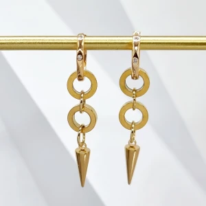 Handgjorda örhängen  - Handgjorda örhängen●Följ :@ekjewelryofficial🤲 ● 💎Material- 100% rostfritt stål ●Örhängeskrokar - guldpläterad, rostfritt stål. Nickel fri. Längd -5,5cm. Vattentåliga, ändrar inte färgen! Köp för 1st-100kr eller 170kr/paret