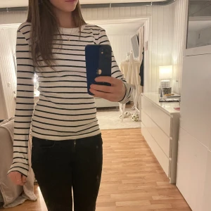 Randig topp - Så söt randig tajt topp i jättebra skick💕💕 använd gärna köp nu🤩