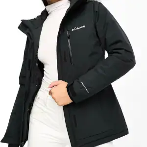 Oanvänd Columbia Ava Alpine insulated ski jacket in black.  