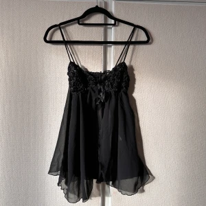 svart topp  - kmr inte t användning 