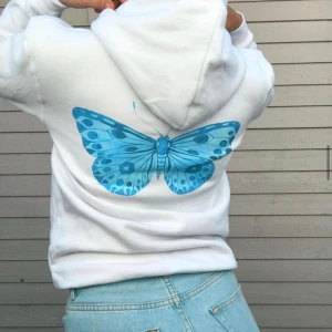 Hoddie The Cool Elephant - The cool elephant Hoddie (namn: “Viventem”) 🦋 I bra skick.
