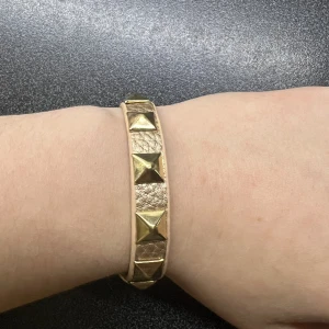 Nitarmband  - Säljer mitt helt oanvända Nitarmband pga att det inte kommer till användning 🤩🤩