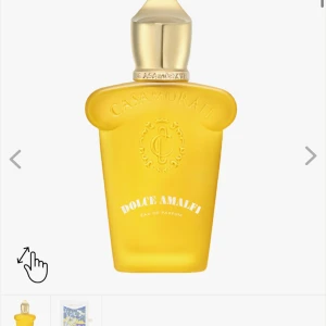 Cassamorati DOLCE Amalfi  - Säljer min parfym pga blind buy, använt 10 sprut. Noter- Kvitten & kardemumma, solmoget äpple & saffran visar vägen till hjärtat av tolu-balsam & rökelse med hetta av kryddnejlika. Vanilj & tonkabönor med ceder, mysk & bärnsten i basen 