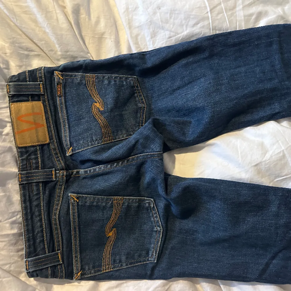 jättesnygga och jätte lowwaisted jeans som även är för små för mig. Jeans & Byxor.