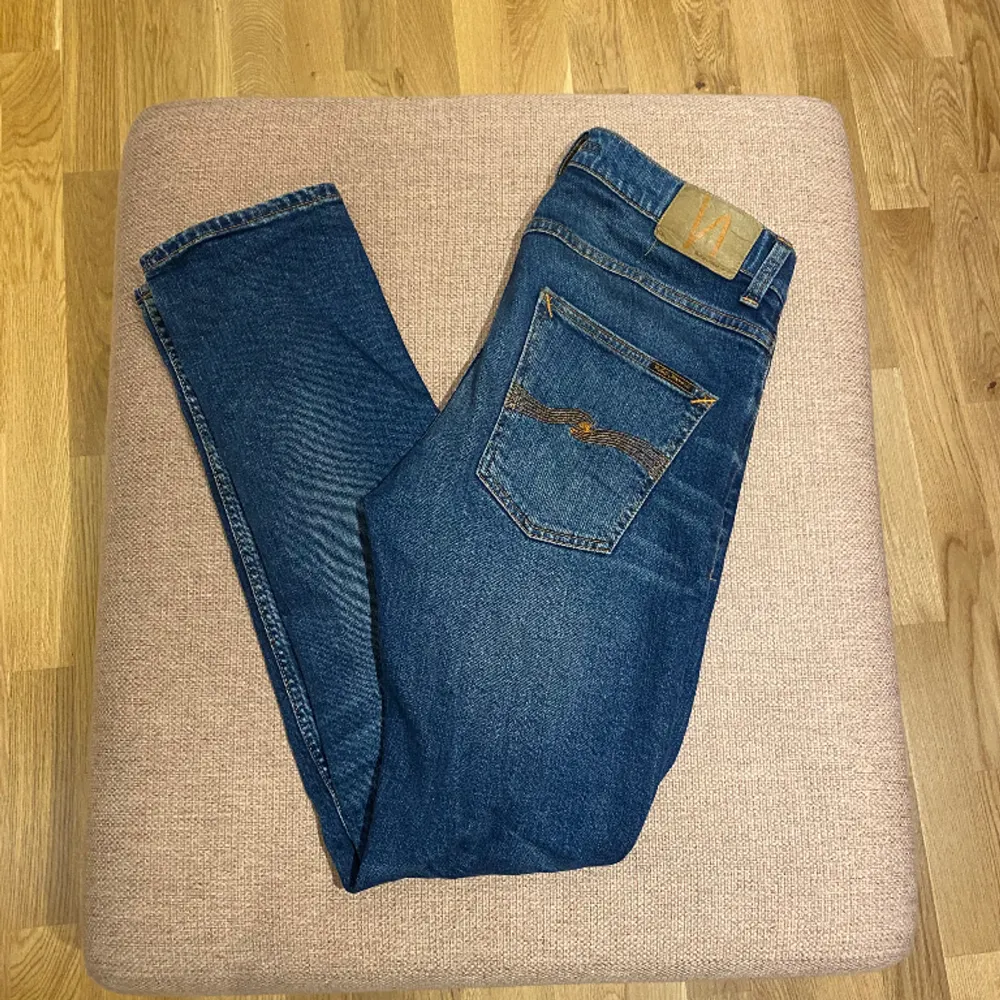 Tja! Säljer ett par feta Nudie jeans i modellen Grim Tim. Skick 9/10, nypris 1600 mitt pris 449. Hör gärna av dig för fler bilder eller eventuella frågor. . Jeans & Byxor.