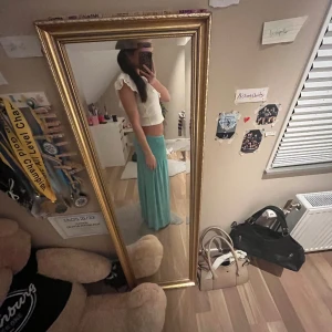 Lång kjol - Säljer denna jätte söta långkjolen❤️ står tyvärr inte vart den är ifrån men köpt utomlands❤️ skriv privat för fler frågor!