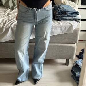 Oversized jeans i storlek M