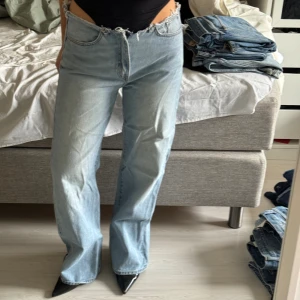 Lådmidjade jeans - Oversized jeans i storlek M